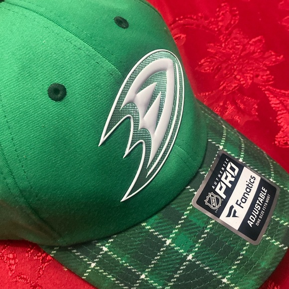 🆕 NHL Anaheim Ducks Fanatics Green Plaid Ball Hat, Snap Strap Adjustable🍀 - Picture 6 of 10